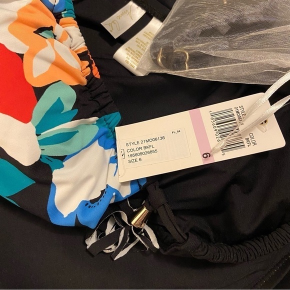 Anne Cole Summer Bunches Tunnel Blouson One
Piece Swimsuit NWT - Picture 5 of 6